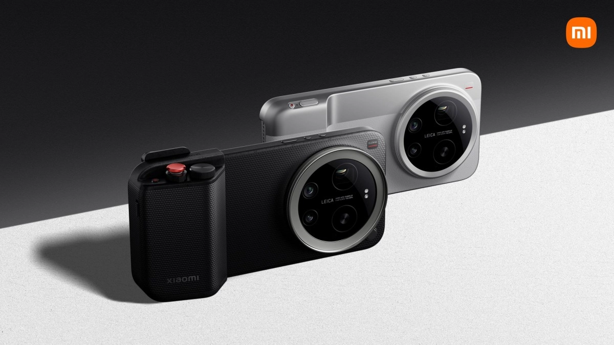 Xiaomi 17 Ultra and 17 phones with Leica cameras.