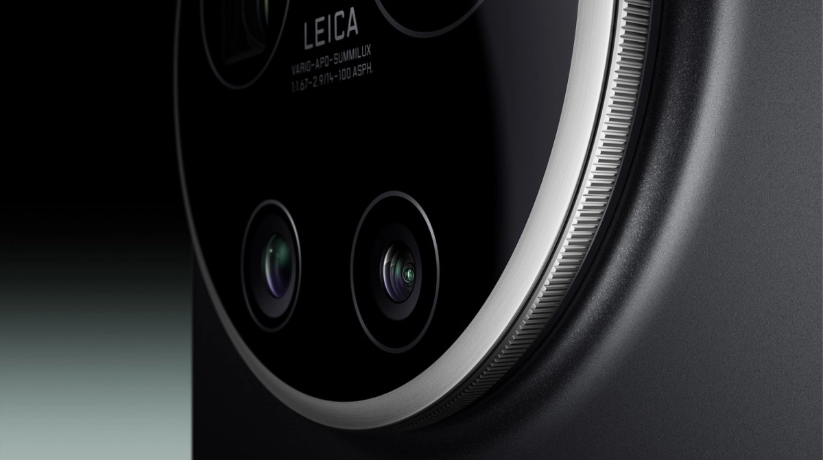 Leica Leitzphone rotating camera ring with two lenses