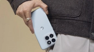 Slim Motorola Edge 70 Fusion phone in pocket