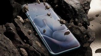 Motorola Edge 70 Fusion 144Hz quad-curved display