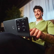 Motorola Razr Fold black smartphone camera.