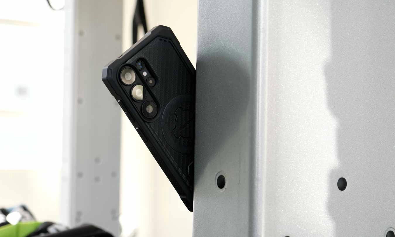 ROKFORM case for Samsung Galaxy S26 magnetically attached.