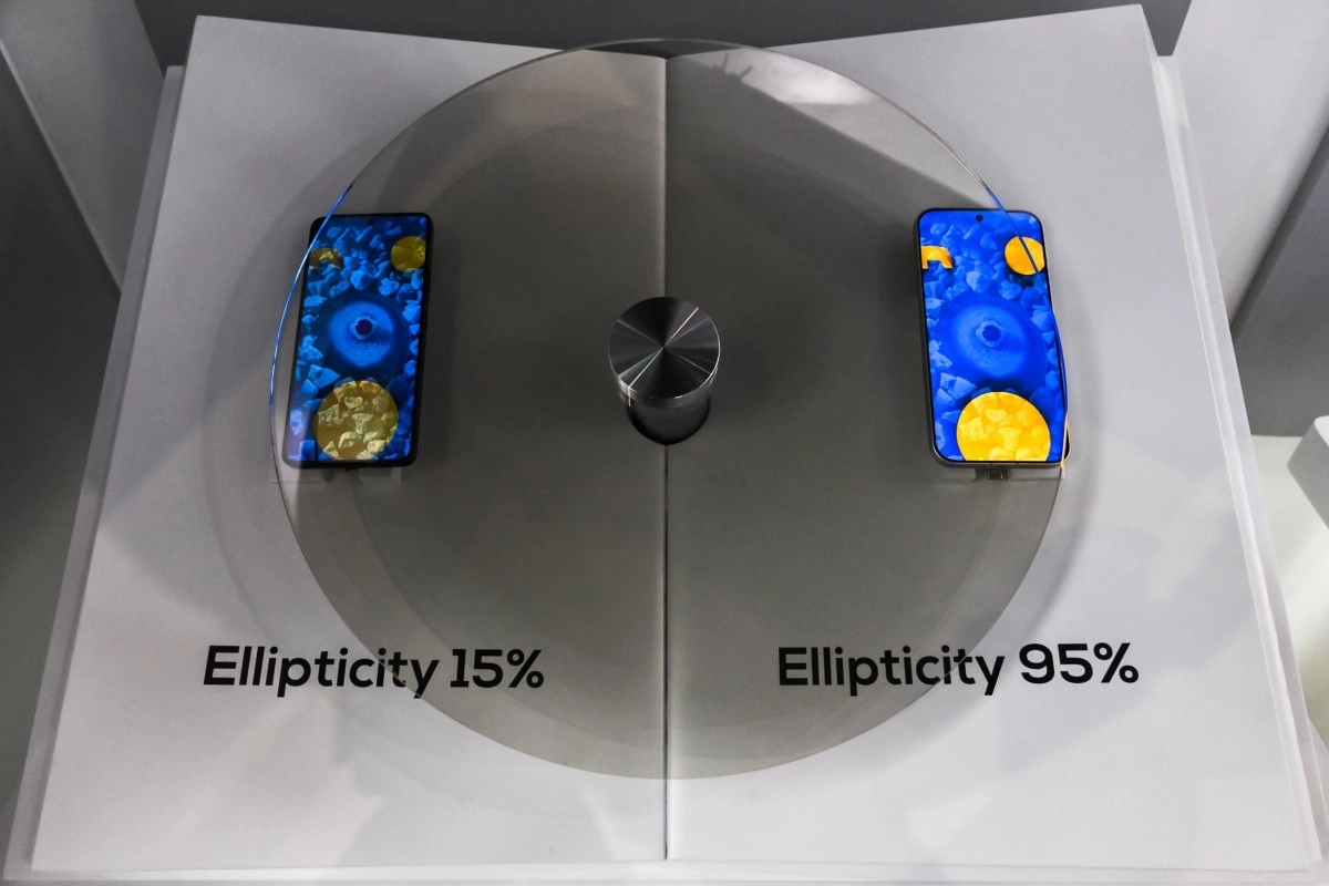 TCL Super Pixel and Inkjet OLED displays at MWC.