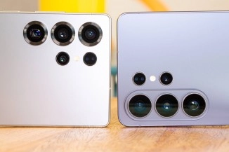 Samsung Galaxy S26 Ultra and S26 rear cameras.