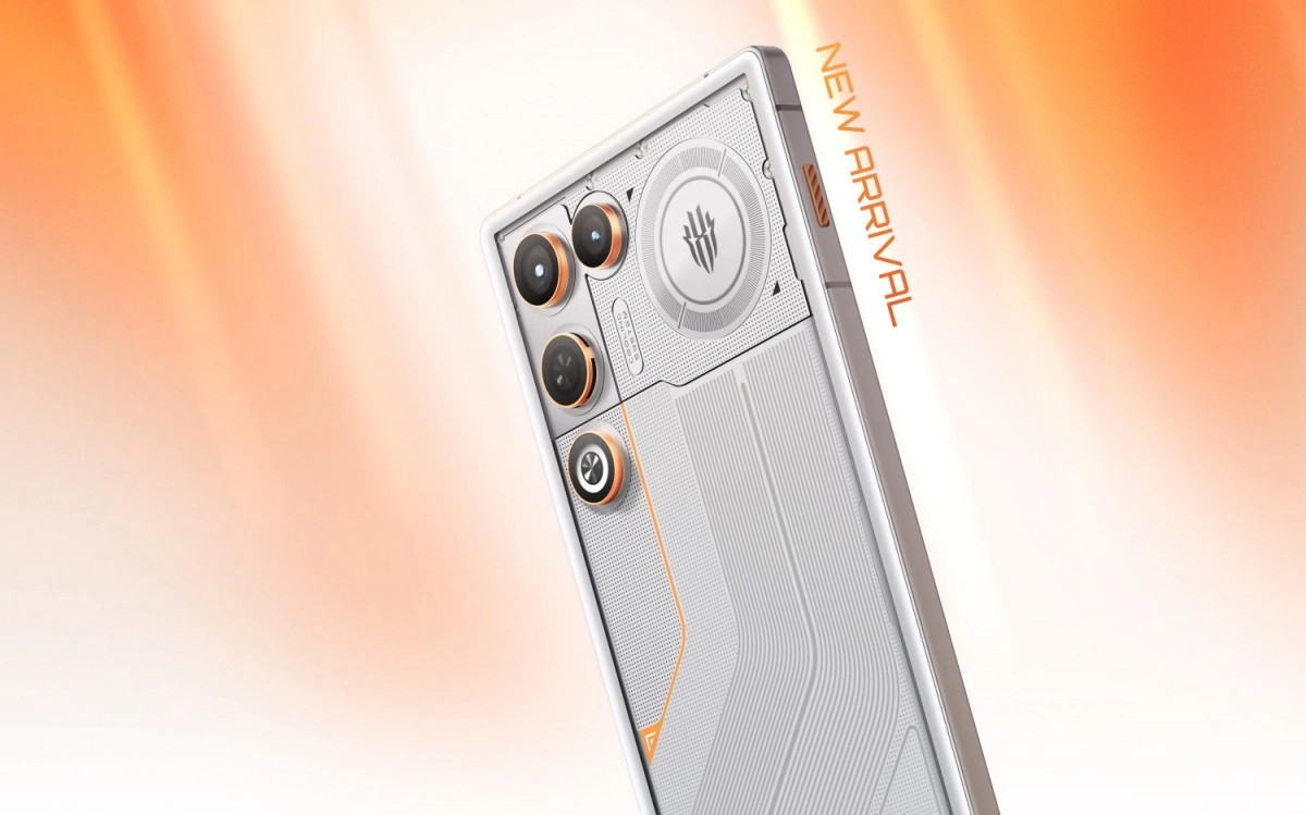 RedMagic 11 Air Trace Edition white phone