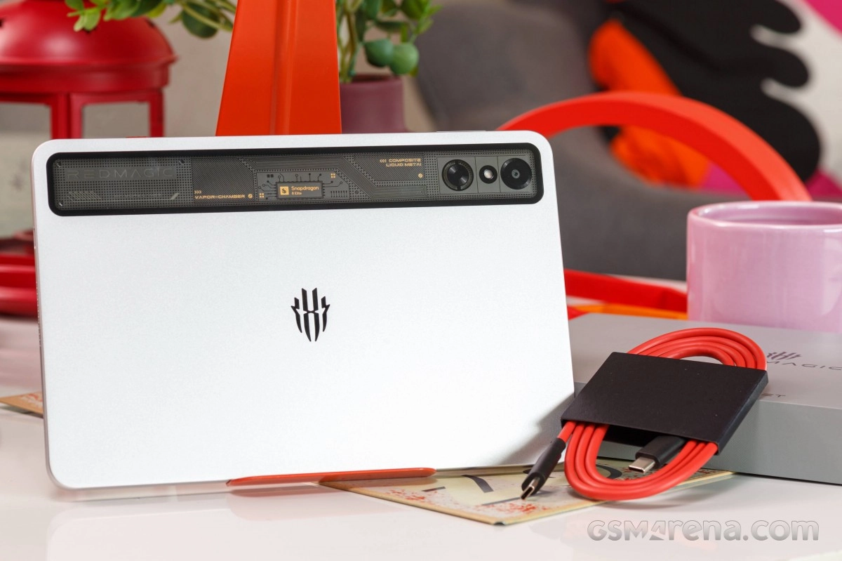 RedMagic Astra tablet with Snapdragon 8 Gen 2 chip.