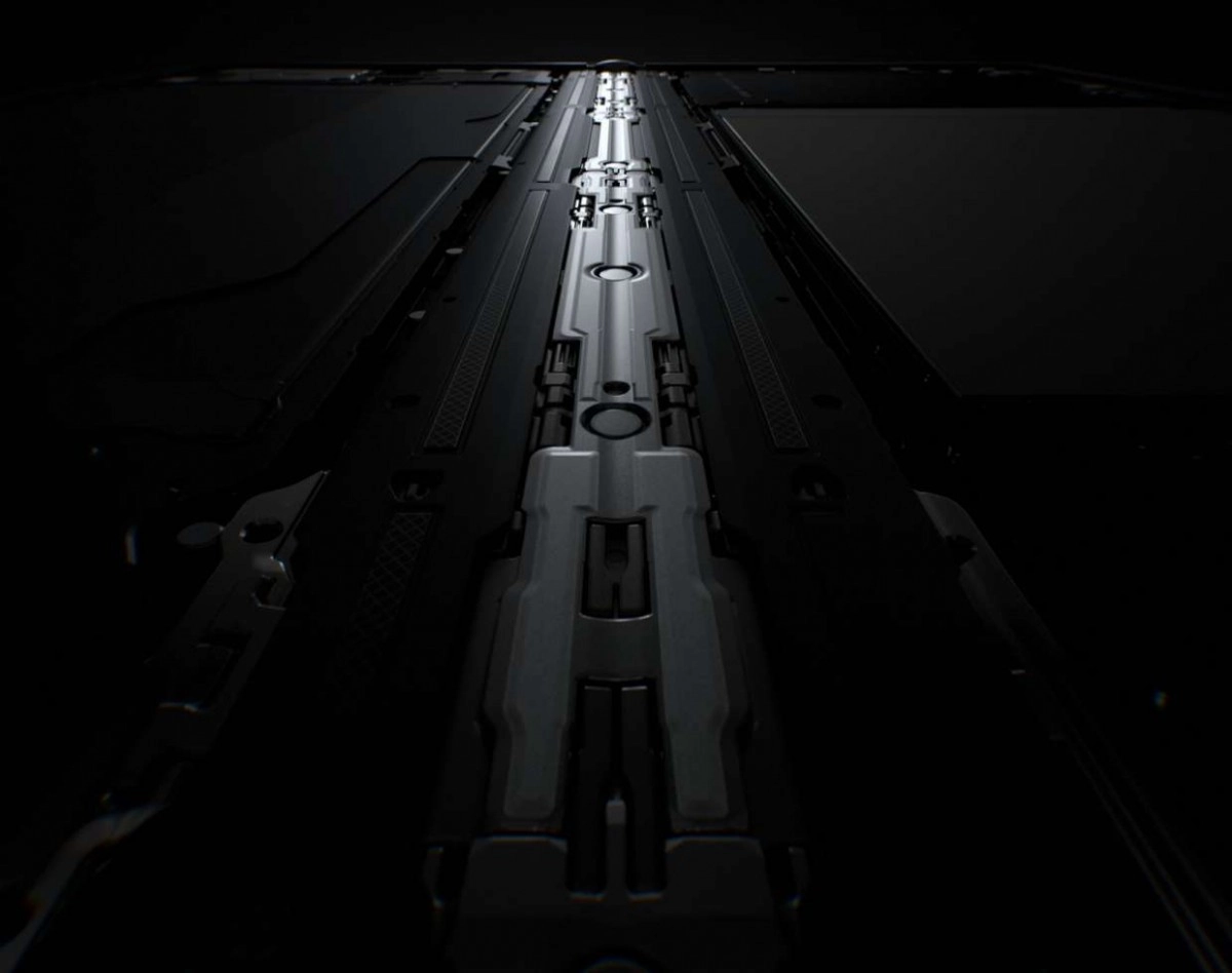 Oppo Find N6 hinge mechanism close-up