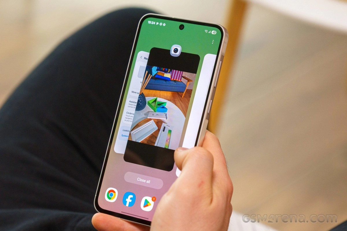 Samsung smartphone displaying app switcher interface.