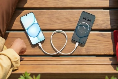 Realme C100 phones charging via USB-C cable