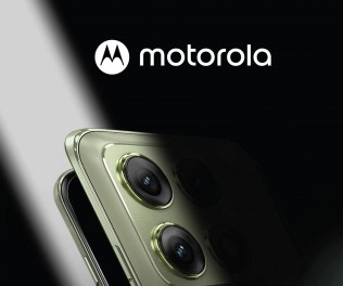Motorola Edge 70 Pro camera module, green finish.
