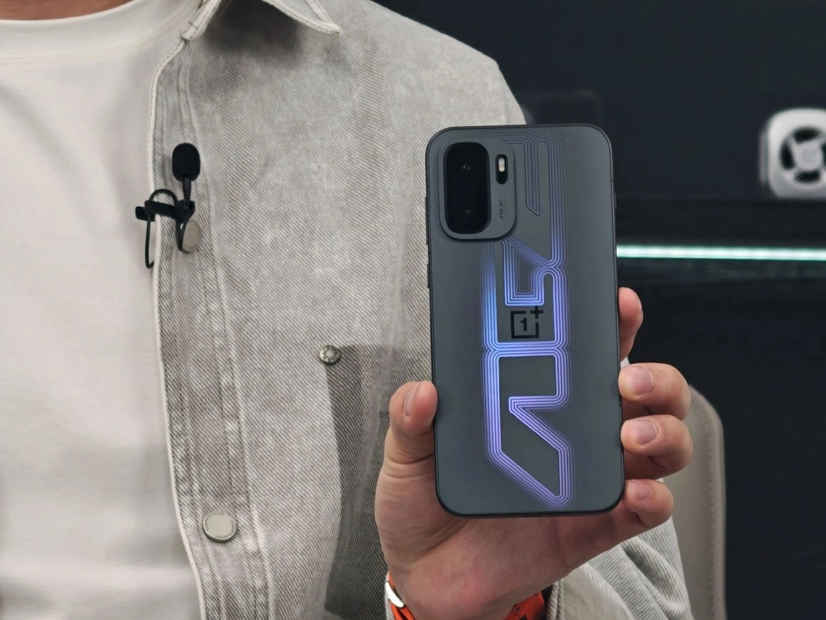 OnePlus Ace 6 Ultra phone with glowing design