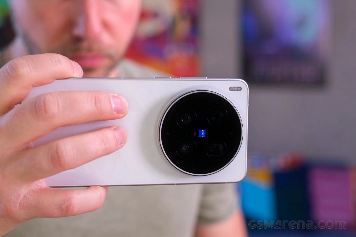 vivo X300 Ultra phone rear camera module