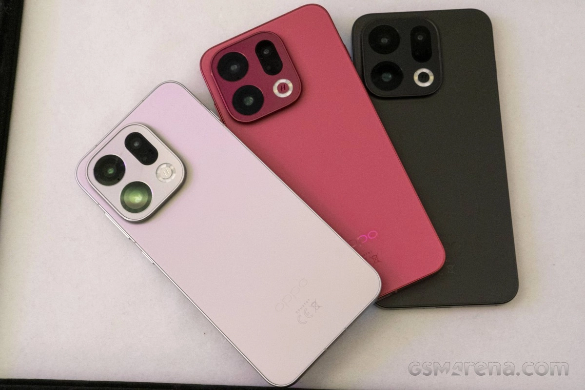 Oppo Find X10 three color options camera module.