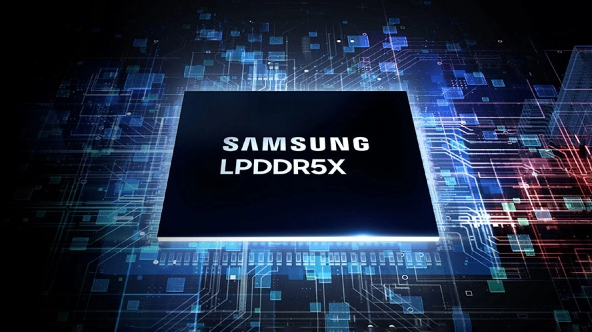 Samsung LPDDR5X chip on circuit board background