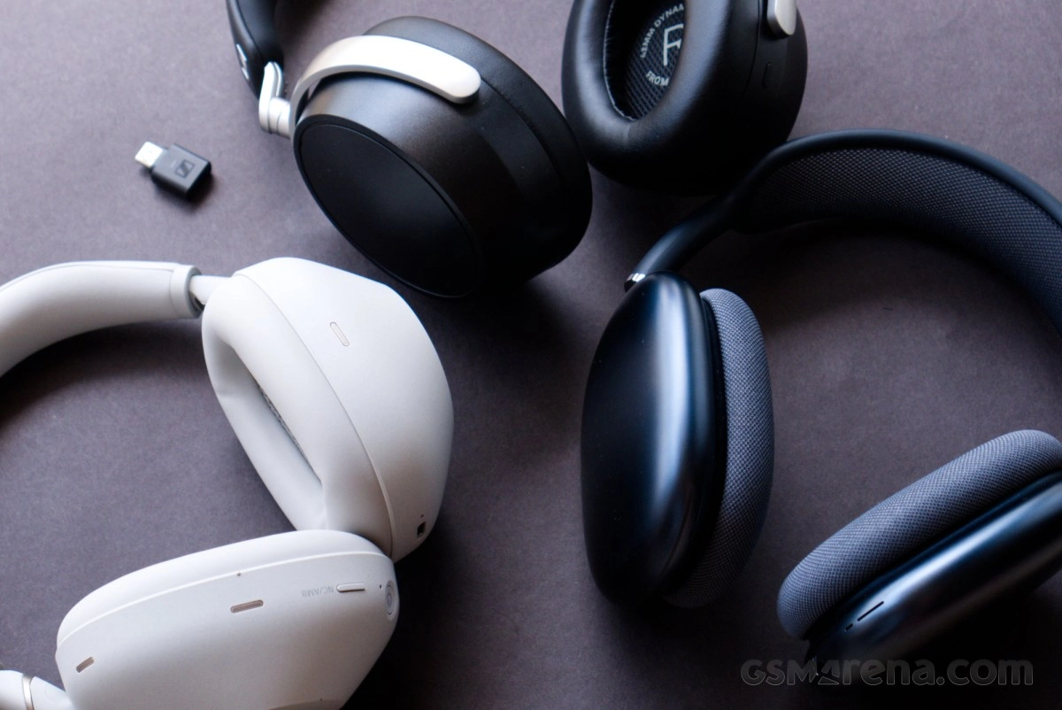 AirPods Max 2, Sennheiser HDB 630, Sony XM6 headphones.