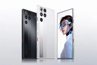 RedMagic 11S Pro phones with overclocked SD 8 Elite chips.