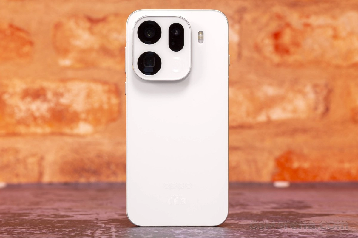 White Oppo Find X10 Pro Max rear camera module