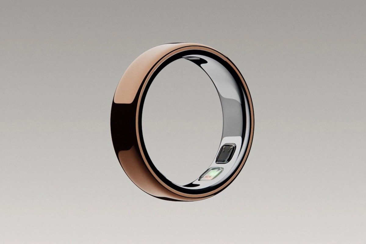 Oura Ring 5 with rose gold finish and sensors