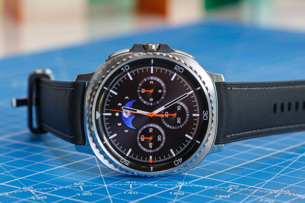 Samsung Galaxy Watch 9 Classic mock-up.