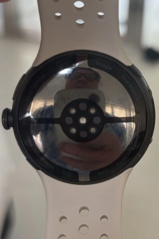 Google Pixel Watch 5 heart rate sensor and band.