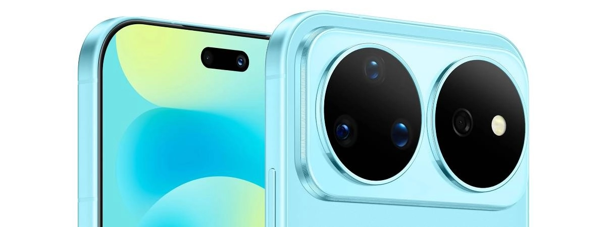 Huawei nova 16 Pro camera array and display notch.