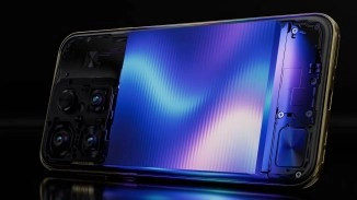Motorola Edge 2026 internal components and display
