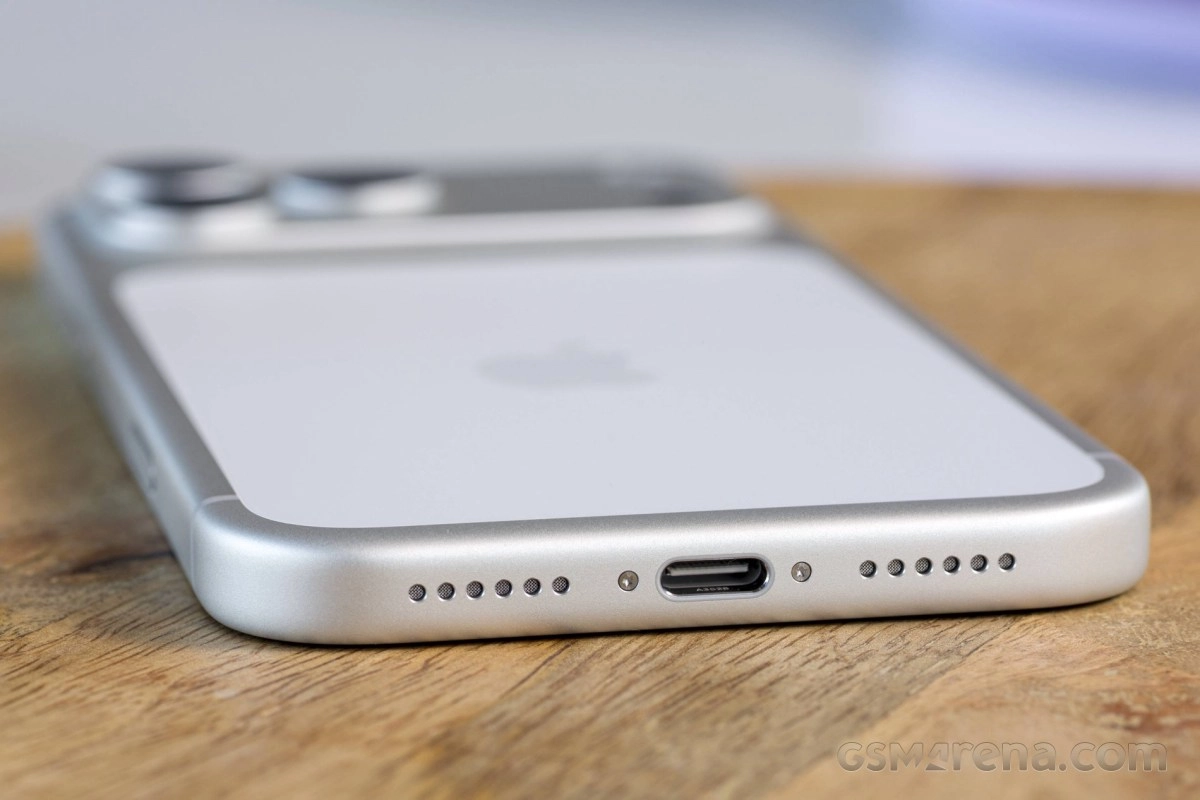 iPhone 18 Pro Max bottom view USB-C port.