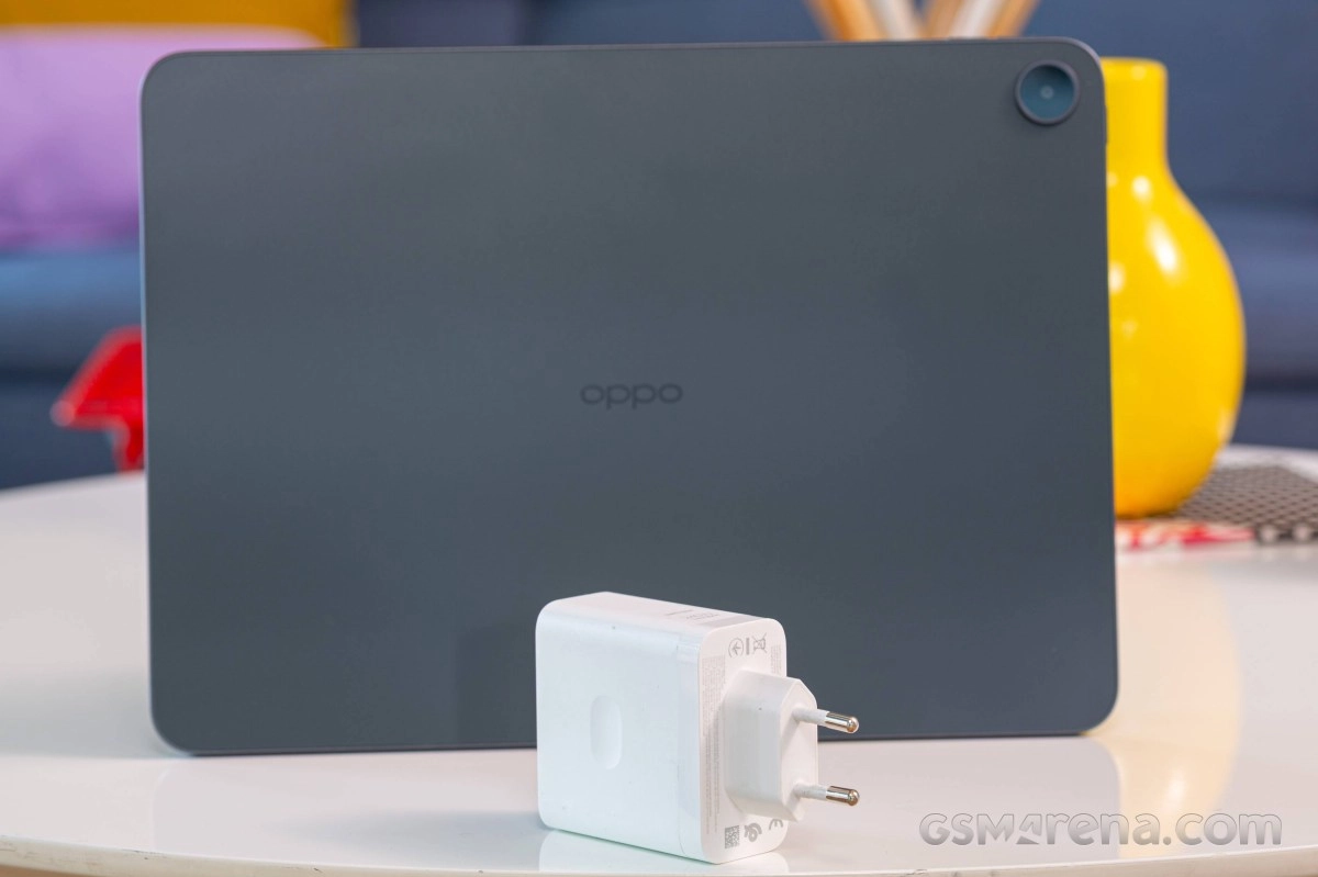 Oppo Pad 5 with charger in battery test.