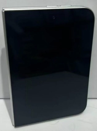 iPhone Ultra dummy unit shows front punch-hole camera.