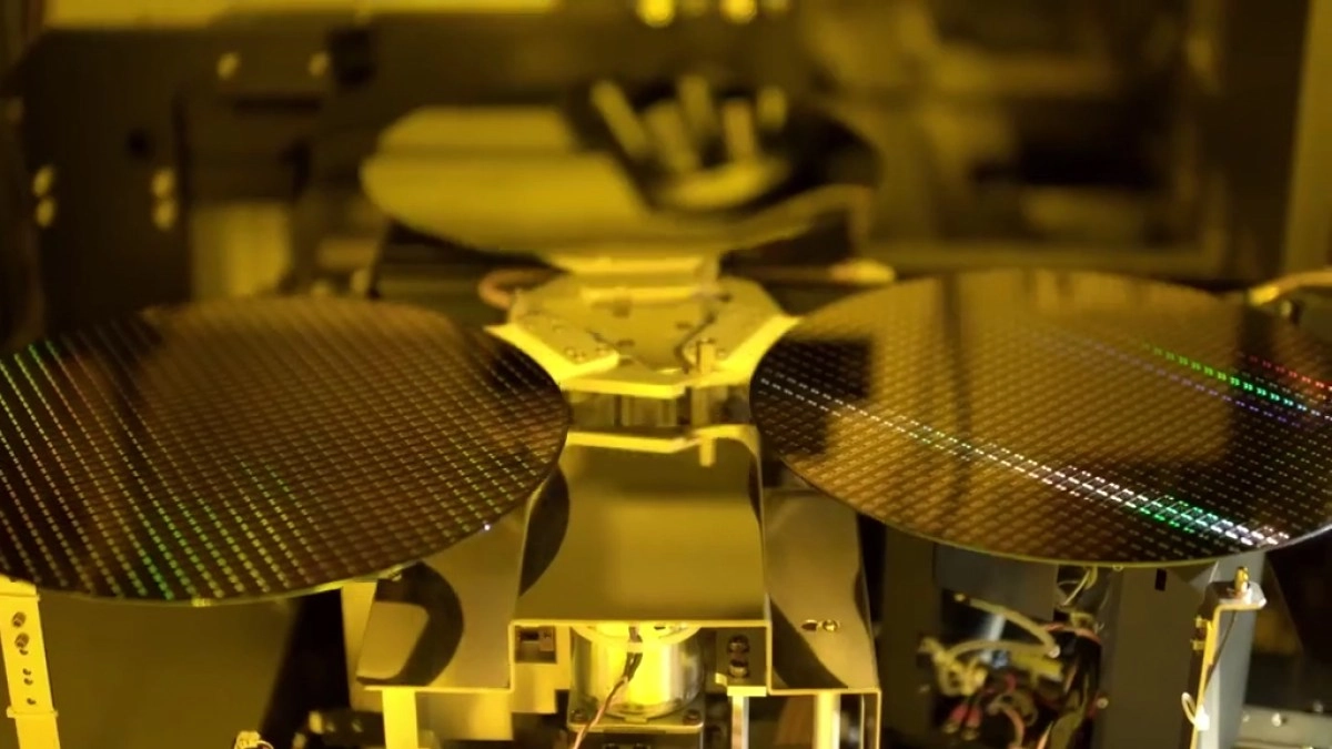 TSMC chip packaging machine with silicon wafers
