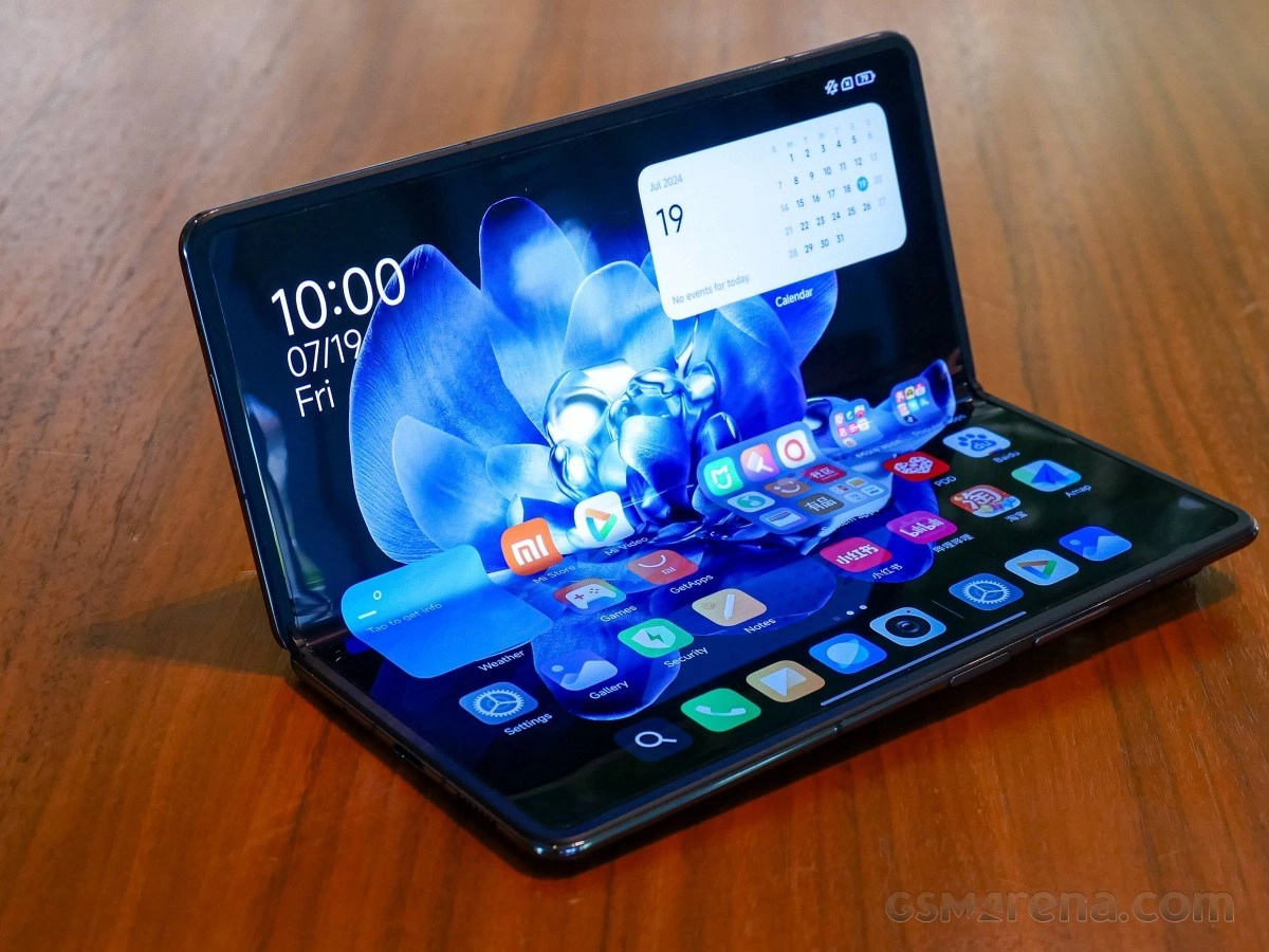 Xiaomi Mix Fold smartphone showing July 2024 calendar.