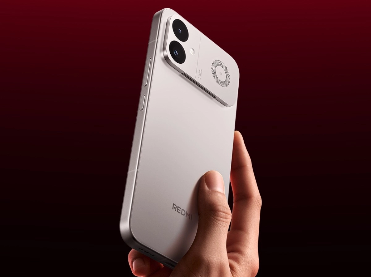 Redmi K90 Ultra phone rear design and camera.