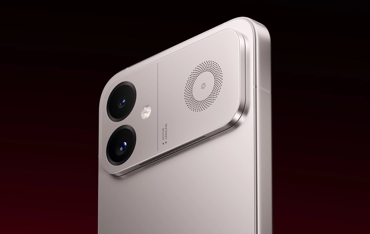 Redmi K90 Ultra dual camera and speaker detail