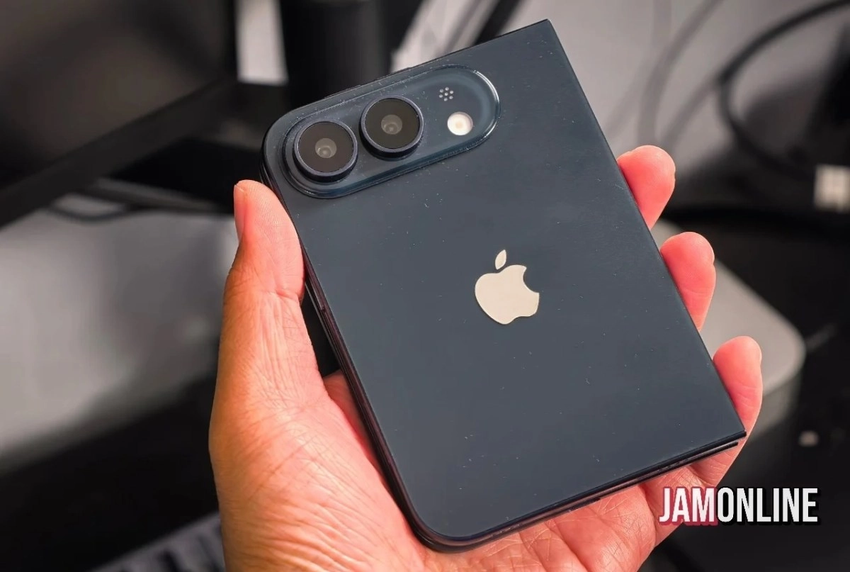 Black foldable iPhone Ultra dummy with dual cameras.