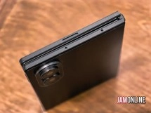 Black Galaxy Z Fold8 dummy, camera module visible.