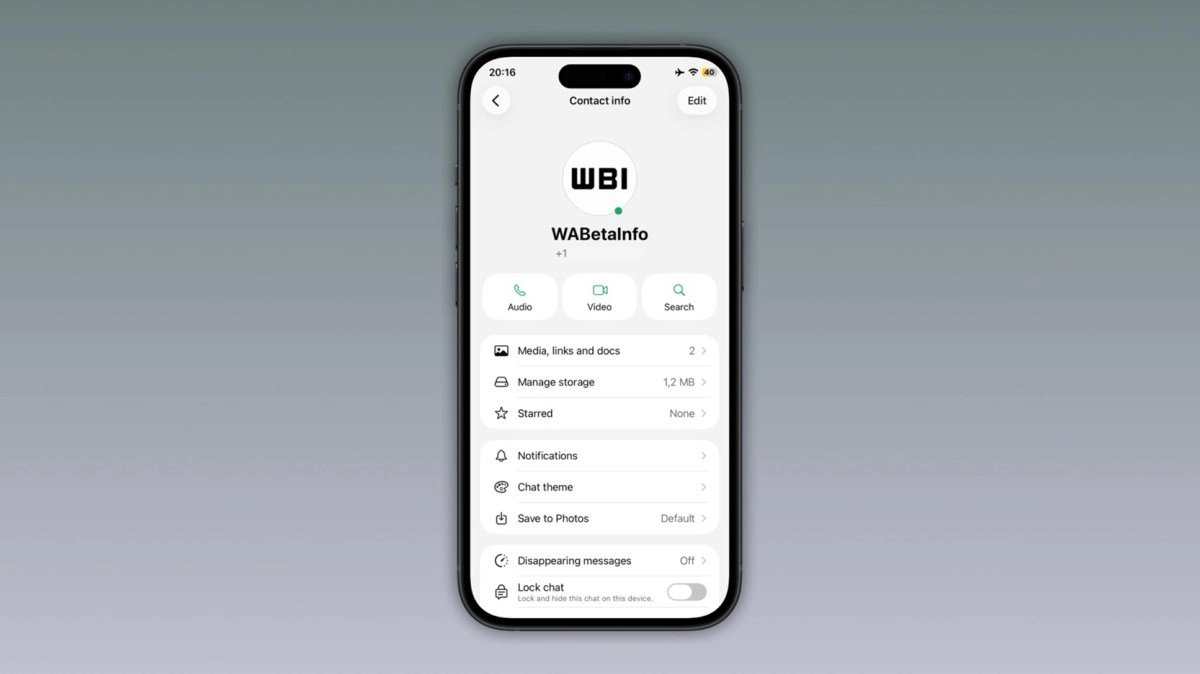 WhatsApp green dot online status indicator on iOS