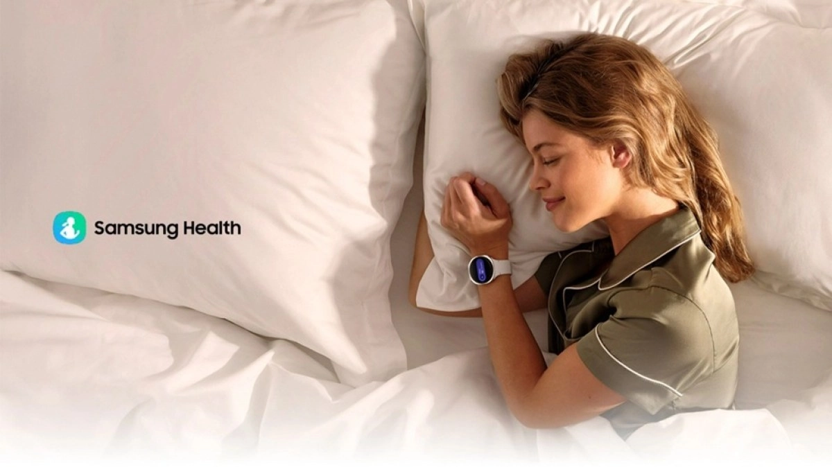 Samsung Health sleep tracking with AI clarification.