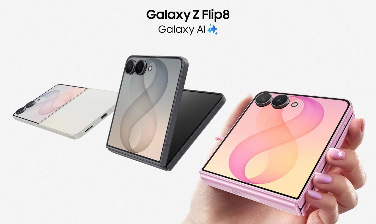 Samsung Galaxy Z Flip8 phones with Galaxy AI.