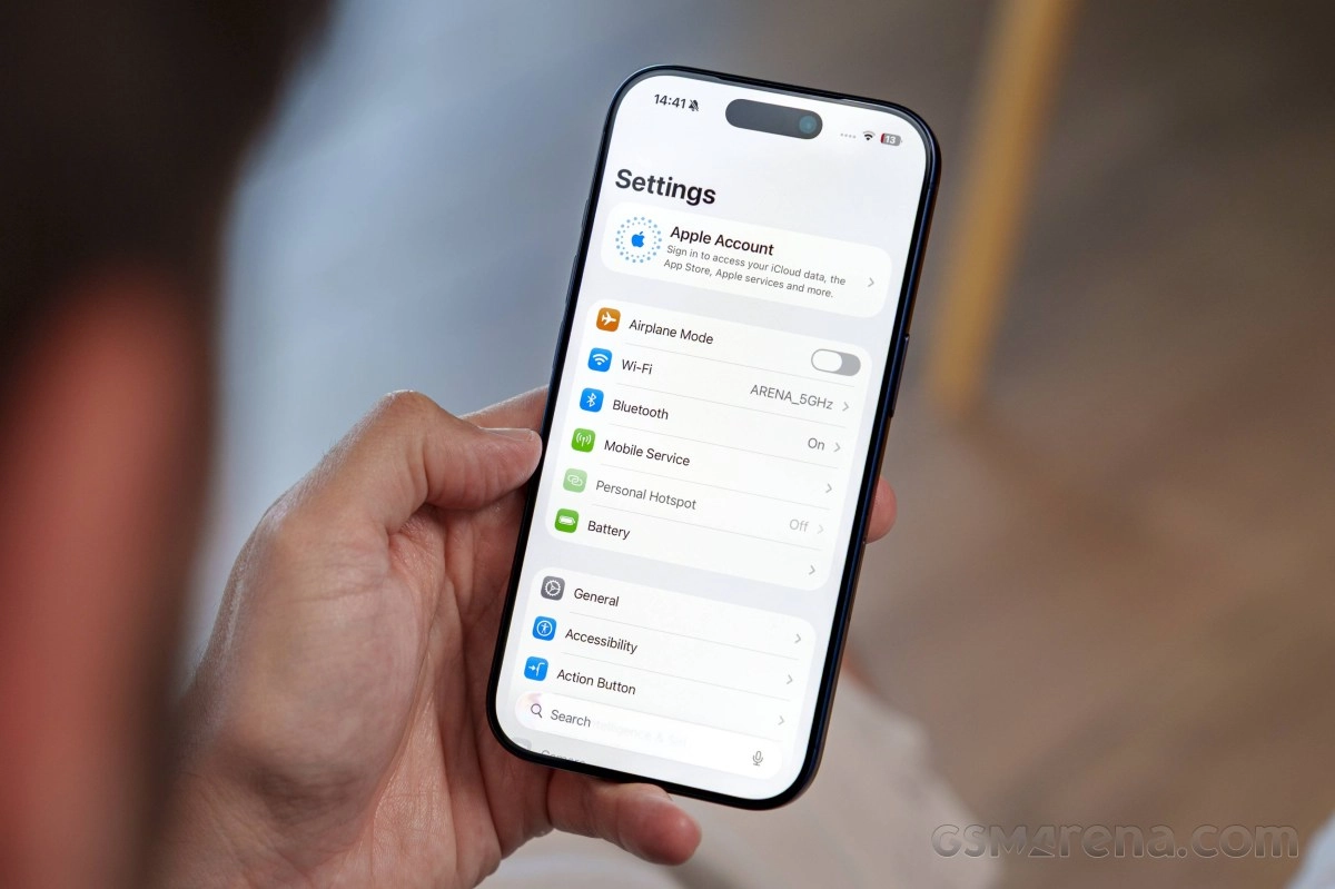 iPhone displaying iOS Settings menu.