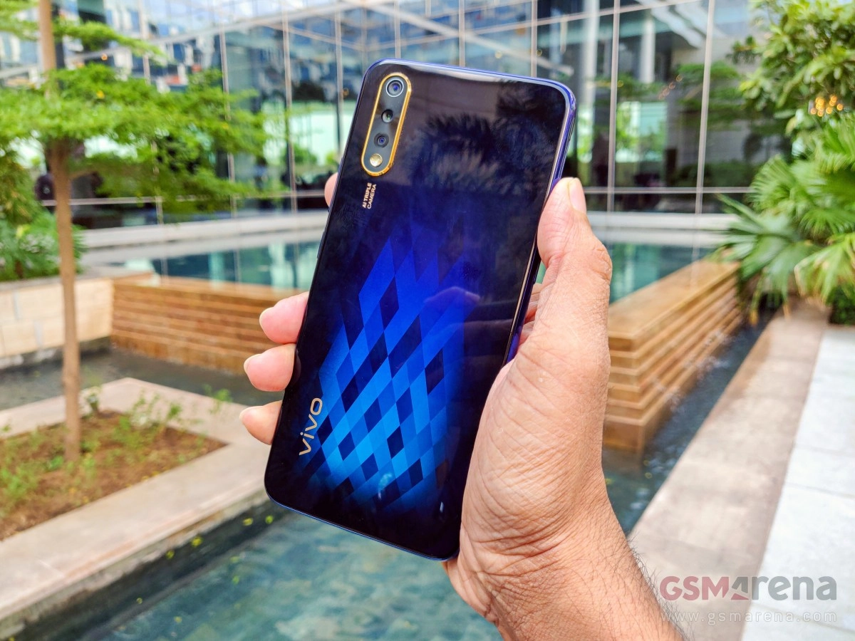 vivo S2 smartphone with triple camera