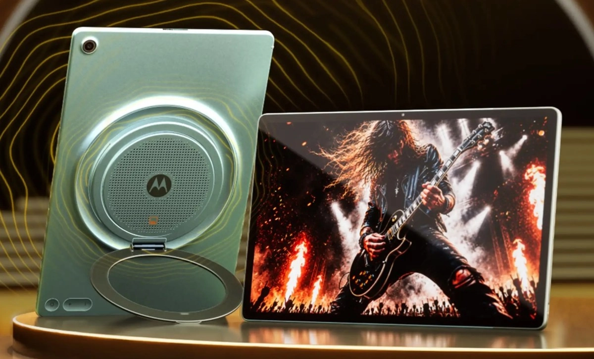 Moto Pad 70 with JBL speakers and rock guitarist