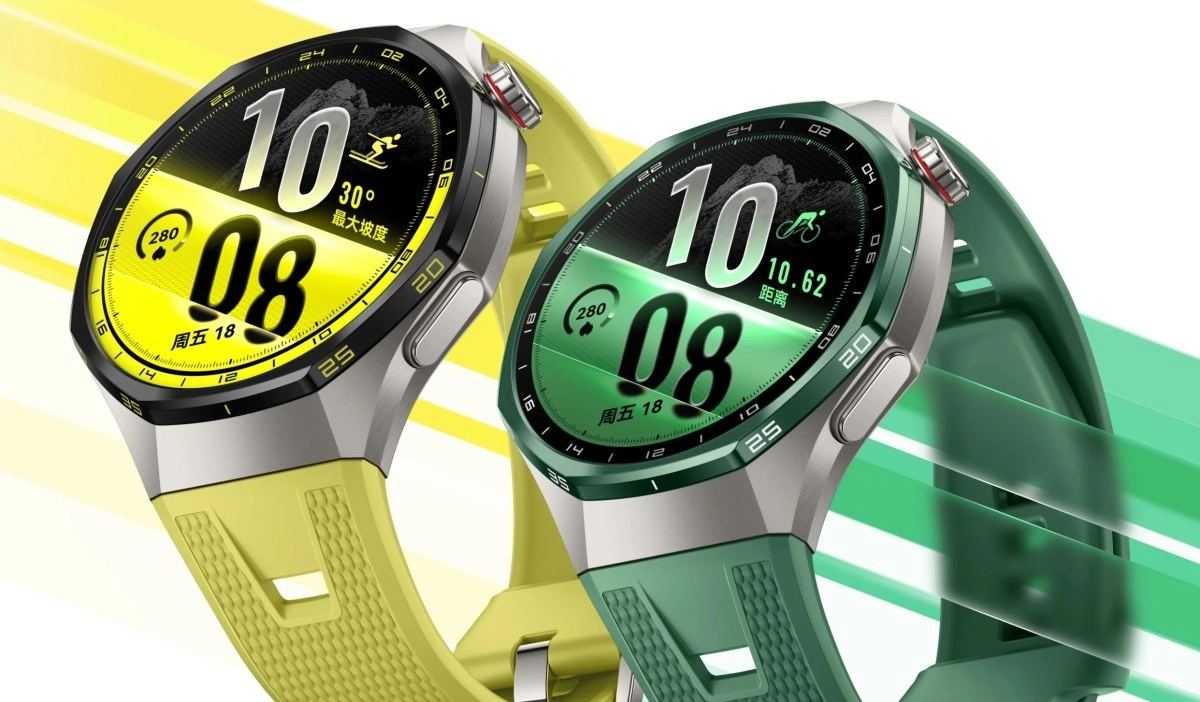 Huawei Watch GT 7 Pro smartwatches in two colors.