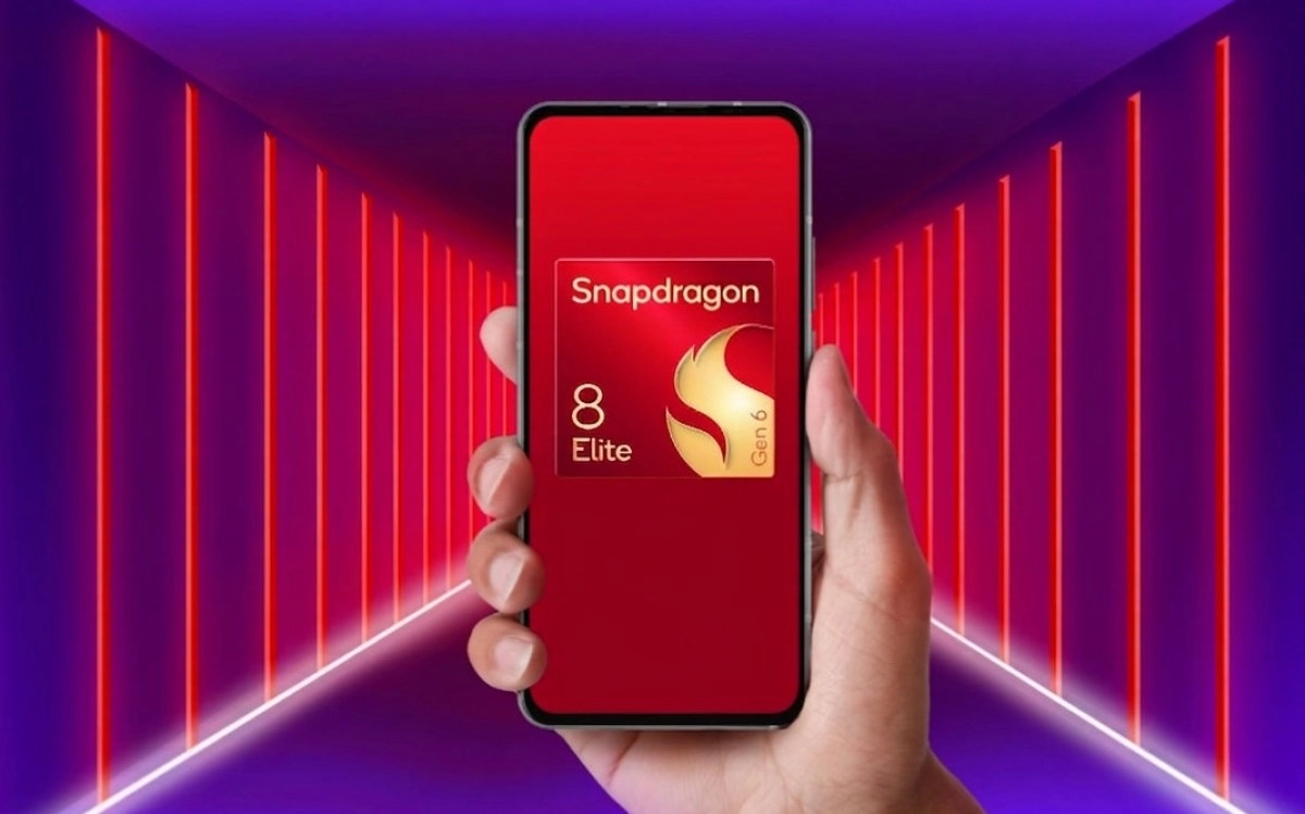 Snapdragon 8 Elite Gen 6 logo on smartphone.