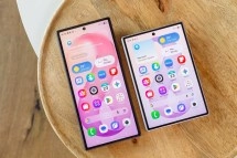 Two Samsung foldable phones displaying app icons.