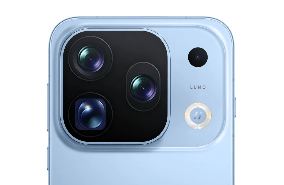 Oppo Find X10 Pro Max rear camera module closeup
