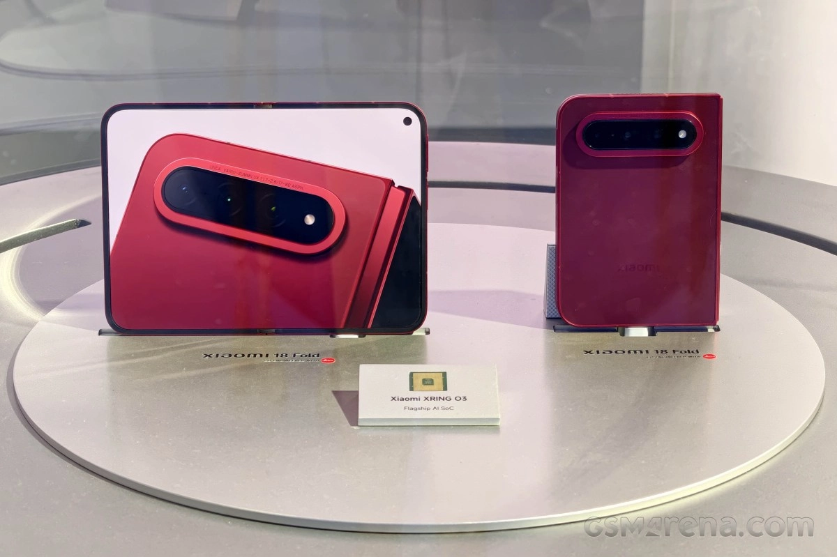 Xiaomi 18 Fold with XRING O3 chip showcased.