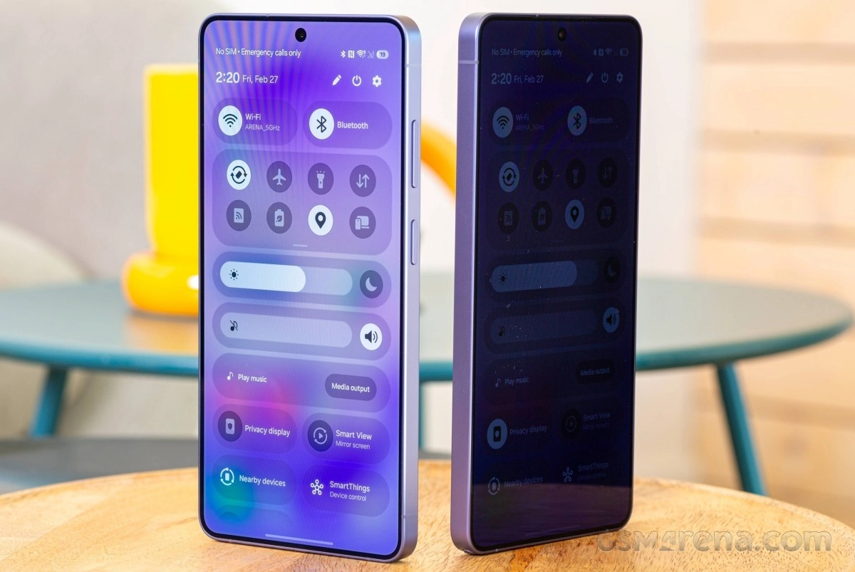 Two Samsung phones display Privacy Display feature.