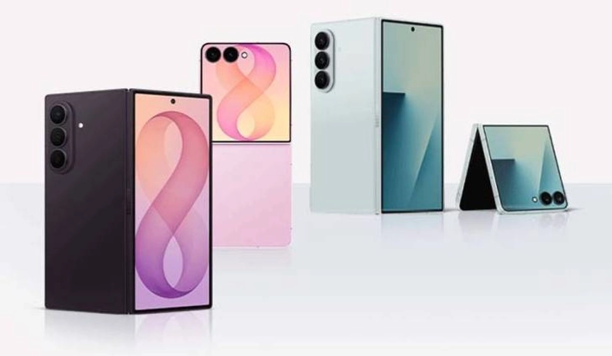 Samsung Galaxy Z Fold8 and Z Fold8 Ultra phones.