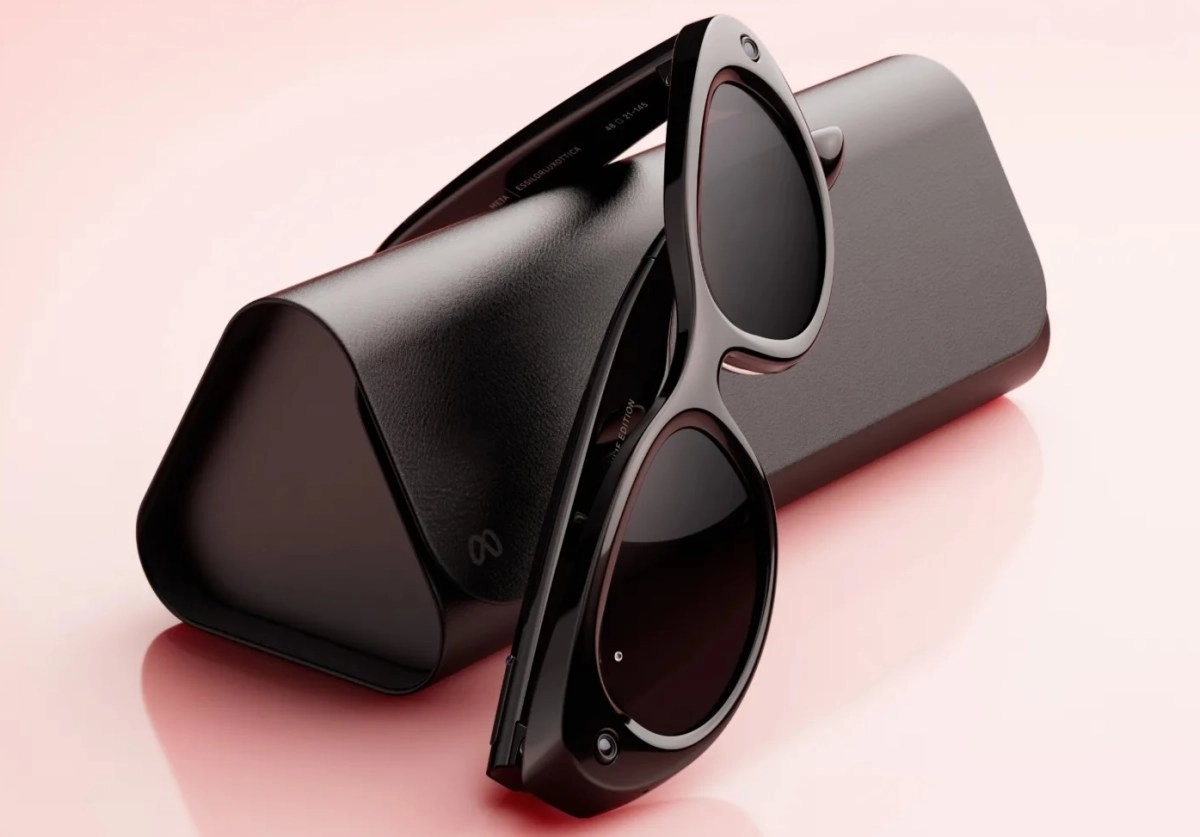 Meta smart glasses without camera and case.