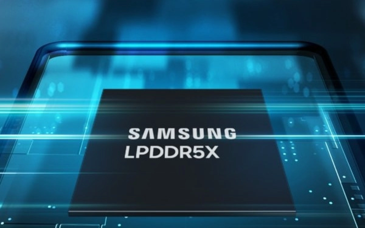 Samsung LPDDR5X chip on futuristic blue background.